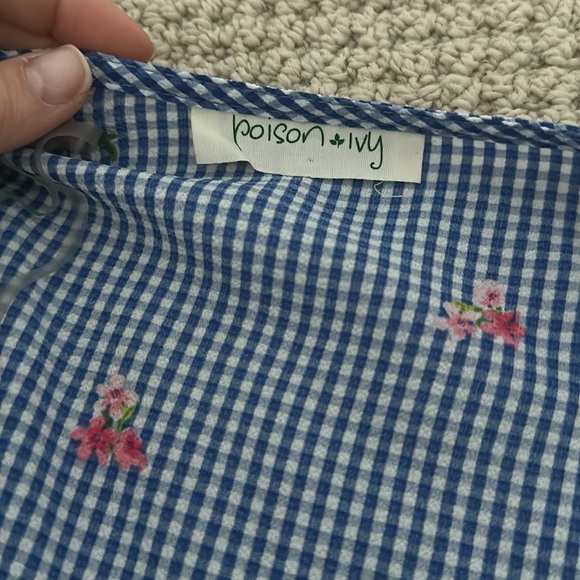 Patterned Wrap Top - Picture 5 of 5